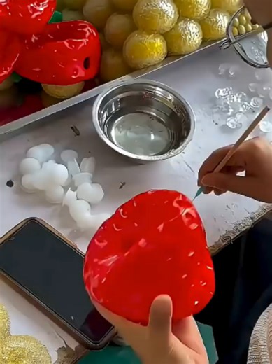 Cómo hacer una fresa gigante de cartón paso a paso