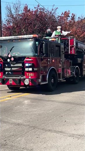 Lancaster, Texas Christmas parade 2025 #christmas #historictownsquare