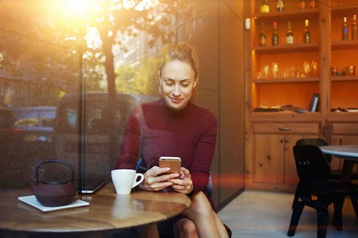 How much money do mobile apps make? (2025 update)