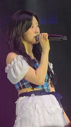 let me in by Haseul ARTMS concert in Barcelona 🥺❤️‍🩹 maybe i'll cry forever #haseul #loona #artms #artmsconcert #loonaconcert #kpop #fypkpop