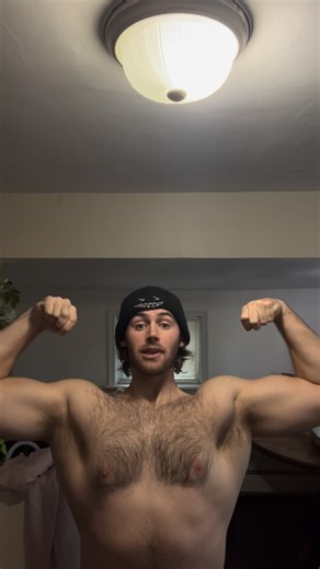 Eric Turkheimer | Online Fitness Guide for Men on Instagram: "Fitness Influencers make money by showing off their body…they will use every trick in the book to make you say “Woah they look so fit” A lot of what you see is smoke and mirrors. #reality #fitness #fitnessinfluencers #bodypositivity #positivity"