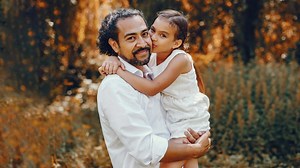 Happy Fathers Day Poems 2024 | Fathers Day par Kavita | Pita par Kavita | फादर्स डे कविता | happy fathers day beautiful and short heart touching poems | Herzindagi