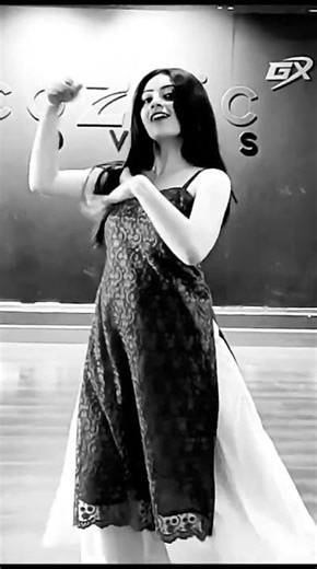 Girl Dancing to Punjabi Song – Fun & Energetic Moves! 💃