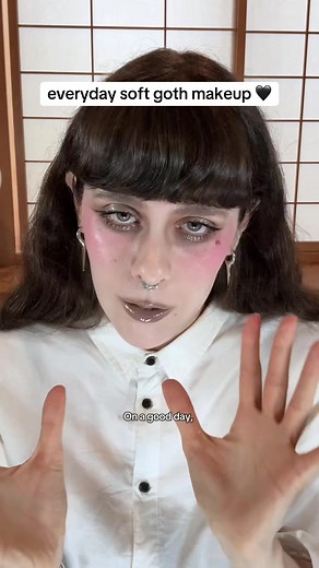 Everyday Soft Gothic Makeup Routine with @Shellwe