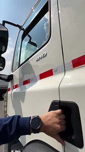 🚚 💨 Vive la emoción de la carretera con los camiones DAF. Rendimiento de alto nivel, tecnología avanzada y estilo incomparable. ¡Presiona play y sumérgete en la experiencia DAF! #DAFEmotion #PotenciaEnMovimiento #EstiloSobreRuedas #KenworthDeLaMontaña | Kenworth de la Montaña. Oficial