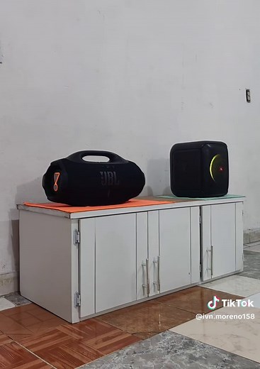 JBL Boombox 4 Unboxing and Sound Test