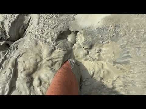 Today I tested out this creamy deep mud before sinking into it...