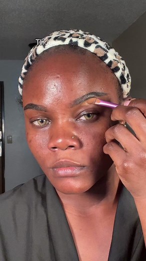 Come on people!!! 🥹🥹 where did the arts in makeup go? 🥹 . . #makeup #5minutesmakeup #2016makeup #makeupartist #makeuptutorial #creatorsearchinsights