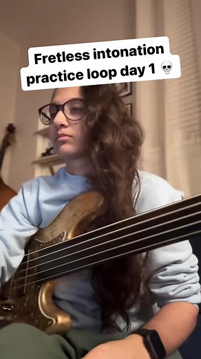 It was NEW BASS DAY for Sharon Renold recently & she added this beautiful RKM fretless bass (@rkmbasses) to her collection! Here Sharon breaks down her process for getting intonation dialled in on fretless. Where are our fretless fiends? Get ready to fine-tune your skills and feel confident in every note you play! 🎶 #bassguitar #basslove #basslife #bassplayersunited #bassplayer #bassline #scottsbasslessons #sbl | ScottsBassLessons.com