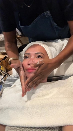 21K views | You heard correct—$110 off your first Heyday facial! • FREE enhancement (value of $80) • Personalized facial care • Real-time education on your skin • Pro tips to take home Leave feeling your best AND smarter about your skin. ✨ | Heyday | Facebook