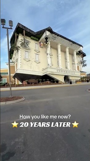 WonderWorks in #PigeonForge, TN opened 20 YEARS ago today! 🎉🤸 #20years #thenvsnow #upsidedownhouse