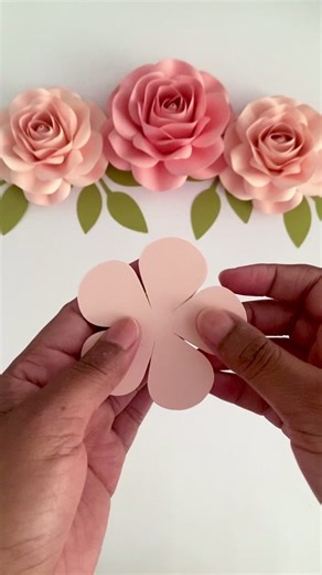 Happy Monday everyone!🩵💕🤗 the link to purchase templates is in my bio - - - #etsy #etsyseller #etsyshop #paperflowers #handmade #pinkflowers #pink #paperroses #roses #love #paperart #papercrafts #videotutorial #artsandcrafts #flowergram #handmade #lily #paperroses #love #floresdepapel #paperartist #papergift #loveisintheair #beautiful #cricutmade #spring #videotutorial #elegant #blushpink #floral #crafter
