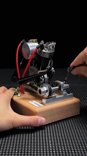 Which ignition method would you choose？#enginemodel #v2 #v8 #engine | Mini Machine