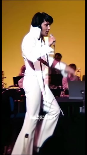 Just pretend “live” Elvis presley Las vegas (1970) #elvis #fyp #foryou #elvis #ttwii #loveelvis #trend #viralvideo #CapCut