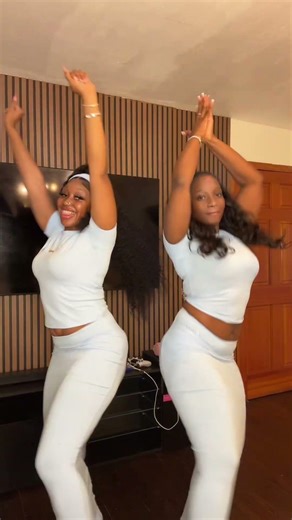 BOAT TRIM TIKTOK DANCE CHALLENGE 💃 #amapianotv #dancecraze #dance #amapianodancechallenge #amapiano