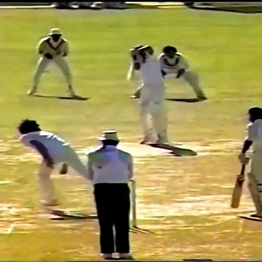 Imran Khan Brilliant Bowling Vs India 1982 in Karachi - Imran Khan Classic Bowling