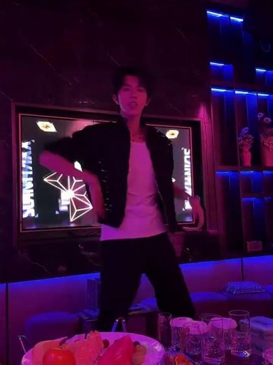 My Brother's Karaoke Performance: Handsome Guy Sings Like a Pro