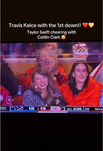 Chiefs up 13-12 at the top of the 4th quarter!! 🏈 #chiefs #chiefskingdom #chiefsnation #nflplayoffs #traviskelce #taylorswift #tayvis #patrickmahomes #kansascitychiefs #foryoupage #nfl #football #nflfootball #swifties #swifttok #texans #houstontexans #cjstroud #caitlinclark