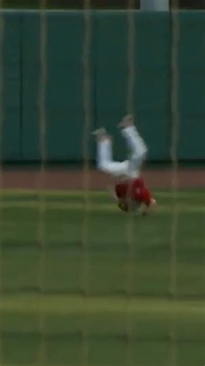 Still one of the greatest catch you’ll ever see 😱 (via NC State Basketball) | ACC Network