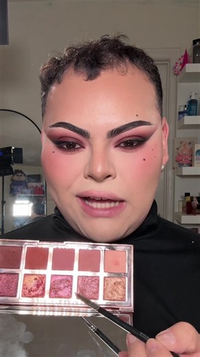 Holiday Eyeshadow Tutorial for Festive Looks