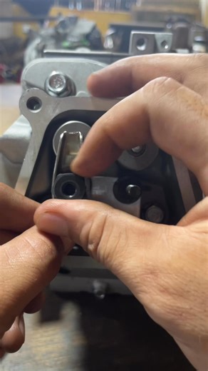 4.2K views · 37 reactions | How install stock rocker arm 7hp small block✅ #videoviralシ #TrendingNowUSA #fbreelsvideo #millionviewsreels #trendingreelsvideo #bossawin #trendingnow #viralvideochallenge #trendingvideo | Boss Awin | Facebook