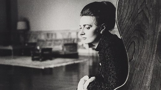 BBC Arts - The Novels That Shaped Our World - Horses, hoarding and haute couture: The surprising world of Muriel Spark