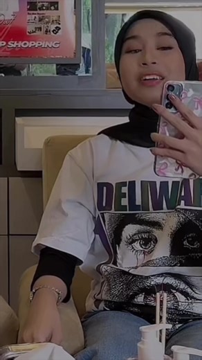 Cieee gantian yang video call nyaa💋🥰🥰🫶🏻@DA7.Valen@DA7 MILA #milen#valenda7#milada7#fyp