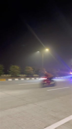 R15 vs mt15 drag race