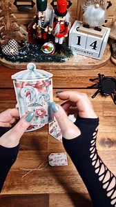 Happy Friday 🎄🎅 today I bring you these adorable Peppermint Candy ocket-tags from KILA Create Printables 💕 They are so cute and I'll be adding them to the Peppermint Candy Journalkit 💕 Enjoy 💕🎄🎅 #handmadejournals | LadyOwl Journals