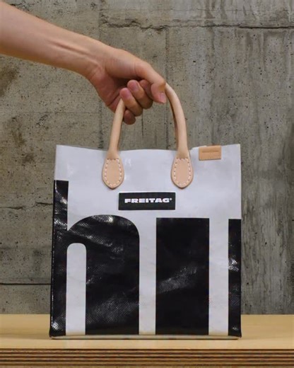Hender Scheme on Instagram: "「FREITAG by Hender Scheme」は、プロダクトのリリースやワークショップを通して、「二次創作」の可能性を提示するプロジェクト。 第二弾の今回は、「HS SONNY」と「HS MIAMI VICE」の2型をリリース。 エンダースキーマがフライターグを「ハック」するように、タープのボディにオフカットカウレザーのハンドルを組み合わせることで二次創作。 プラットフォーム「circulation」と連携した、参加者が自らの手を動かし、自分だけのプロダクトを完成させる「HS SONNY / HS MIAMI VICE workshop」をスキマ 恵比寿、スキマ 福岡で開催。参加チケットはスキマ official online shopで本日より発売開始。 HS SONNY / HS MIAMI VICE 発売日: スキマ 恵比寿、大阪、福岡：10月24日(金) スキマ official online shop：10月28日(火) 12:00 *international shipping available FREITA