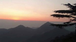 122K views · 4.2K reactions | Mussoorie's 'winter line' with myriad shades of yellow, red and orange draws tourists | The Times of India | Facebook
