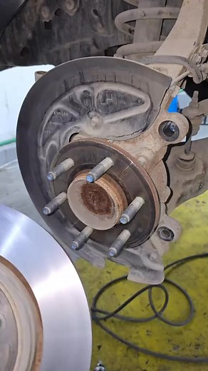 1.6K views | Ford expedition front brake service #automotive #usa #mechanic | auto.mechanic | Facebook