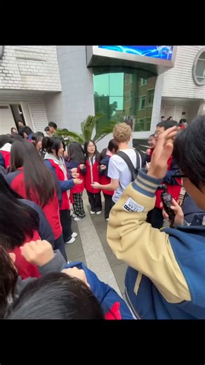 Usually, China is probably the friendliest nation in the world towards foreigners.No matter if u are white, black, or brown, especially in some inland regions, they actually treat you like a completely harmless alien.