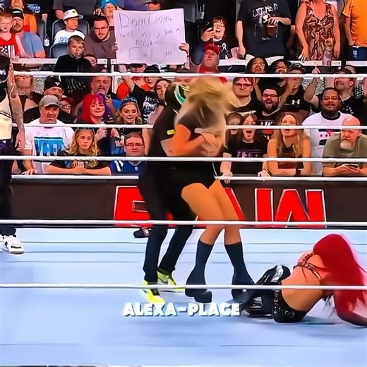 Dominik Mysterio Helps Liv Morgan 😳|| #wwe#short#viral#edit