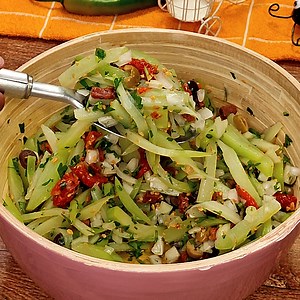 17K views · 115 reactions | Esta es la Ensalada de Chayote que a todos les encanta! ❤️ | Cocina y Sabor | Facebook