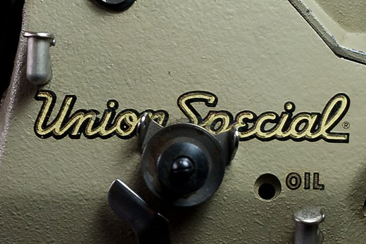 Vintage Sewing Machines - The Complete Guide