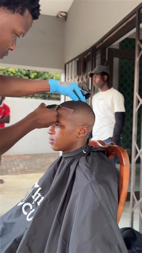 Throne Cutz 🇸🇿 on Instagram: "When it’s prom season, only the Throne touch matters. 💈🔥"