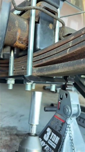 Do You know what a 6” axle flip kit looks like on an OBS Truck? #mechanic #diy #lowered #chevrolet