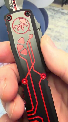 Microtech's® themed Ultratech® #MicrotechKnives #Ultratech #OTF #ThemedKnives #TheGrid #Cerakote