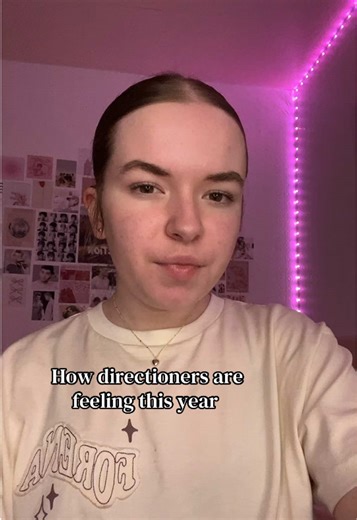 #ONEDIRECTION I’m so broke rn #1D #fangirl #fyp #broke one direction money directioner fyp blow up viral foryou 1D Zayn Malik Harry Styles Niall Horan Louis Tomlinson Liam Payne