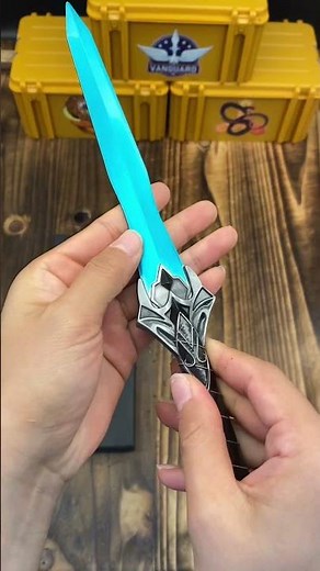 These Skyrim Weapon Replicas Are INSANE! #skyrim #elderscrolls #unboxing #gaming #swordcollection