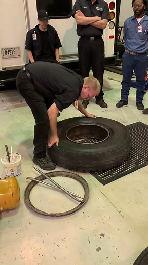 1.5K views | Split Ring Tire Pt 3 #dieselmechanic #dieseltechnician #lincolntechnicalinstitute #dieselandtrucktechnology #lincolntech | Ever Eve | Facebook