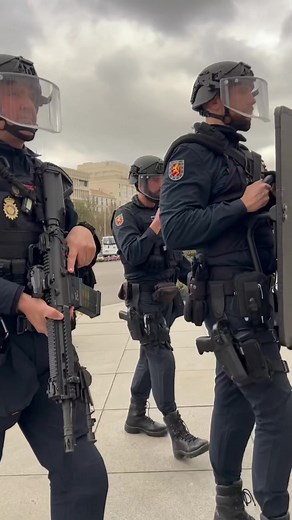 Así se trabaja en un dispositivo de seguridad UIP #policia #policianacional #seguridad #UIP #PAR