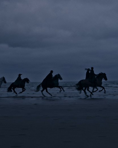 "Magnifique, spectaculaire" - Version Femina ⚔ LES TROIS MOUSQUETAIRES - D’ARTAGNAN, un film de Martin Bourboulon, le 5 avril au cinéma ! Avec François Civil, Vincent Cassel, Romain Duris, Pio Marmaï, Eva Green, Louis Garrel, Vicky Krieps, Lyna Khoudri, Jacob Fortune-Lloyd et Éric Ruf (de la Comédie-Française). https://lestroismousquetairesdartagnan-seances.com/ | Pathé Films