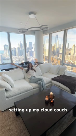 setting up my dream cloud couch ☁️🥹 #cloudcouch #cloudsofa