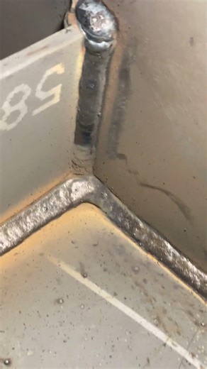 FCAW SLAG REMOVAL #arcwelding #welder #satisfying #shorts