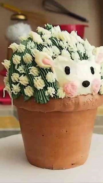 How To Make a Hedgehog Cactus Cake With a Full Tutorial