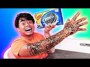 OREOS and MILK Bath CHALLENGE!