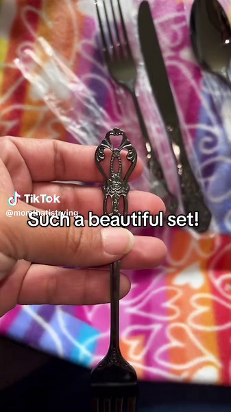 Black silverware! #silverware #blacksilverware #beautifulsilverwear #silverwear #spoons #forks #knife #set #dinnerset