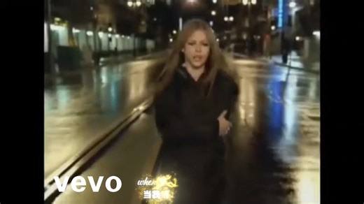 艾薇儿经典神曲【 GET OVER IT 】中英字幕